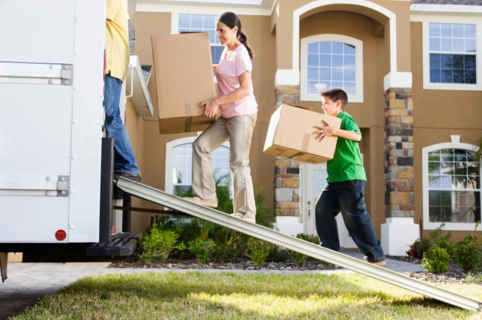 save big on your next tampa move moving service , work hard, loading services, unloading help t, tampa movers , local moving help , load and unload